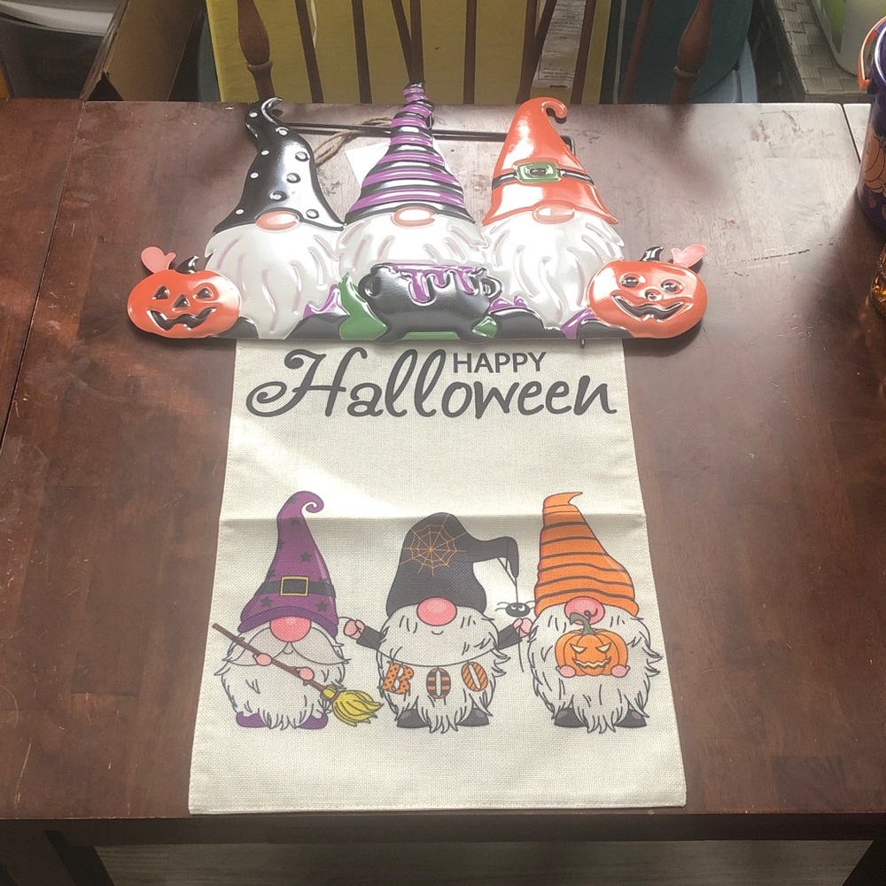 🥧🔥 Halloween Gnome Door Hanger & Decorative Flag Set